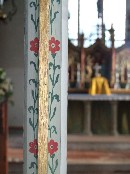 screen detail (altar beyond)
